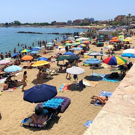 Ferienwohnung Vacanzenaxos - Casa Frontemare Giardini-Naxos Exterior foto