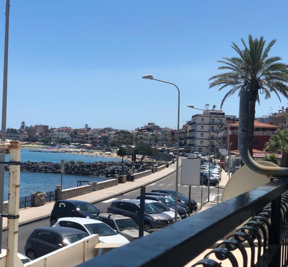 Ferienwohnung Vacanzenaxos - Casa Frontemare Giardini-Naxos Exterior foto
