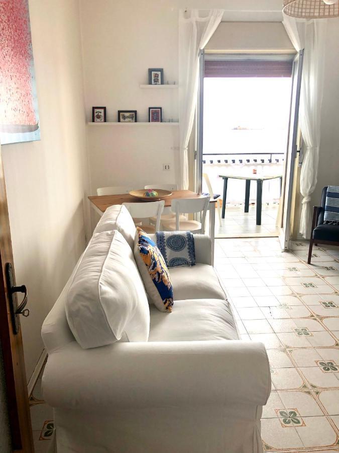 Ferienwohnung Vacanzenaxos - Casa Frontemare Giardini-Naxos Exterior foto