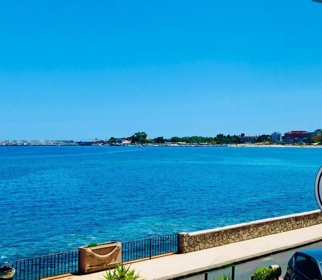 Ferienwohnung Vacanzenaxos - Casa Frontemare Giardini-Naxos Exterior foto