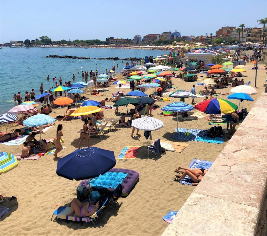 Ferienwohnung Vacanzenaxos - Casa Frontemare Giardini-Naxos Exterior foto